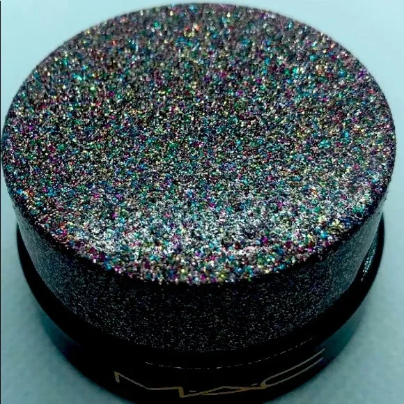 NIB MAC Starring You STARS ALIGNDark Gray Frost eyeshadows limited edition new
